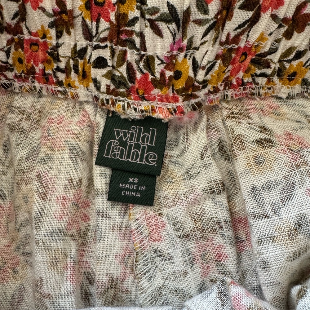 Floral Loose Fit Flowy Ruffle Shorts - Picture 5 of 5